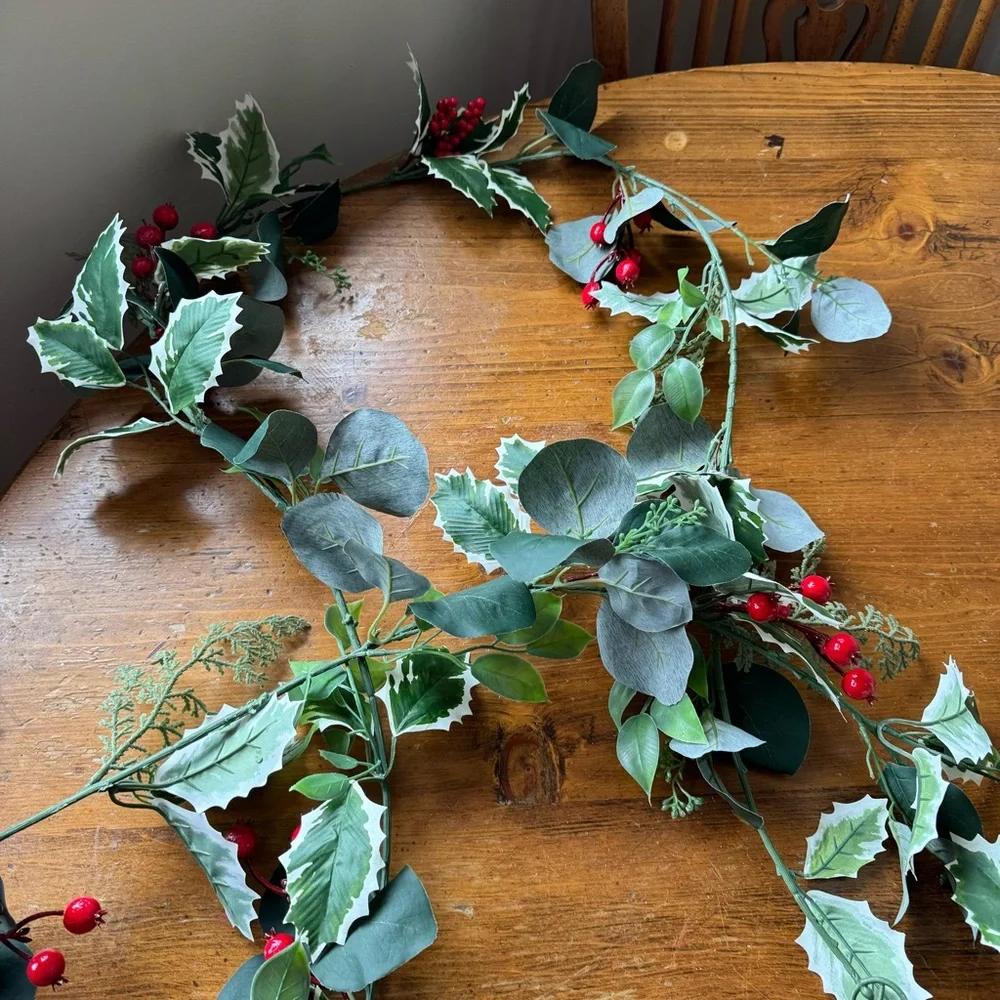 Realistic Vintage Christmas Garland with Holly & Berries 10 ft